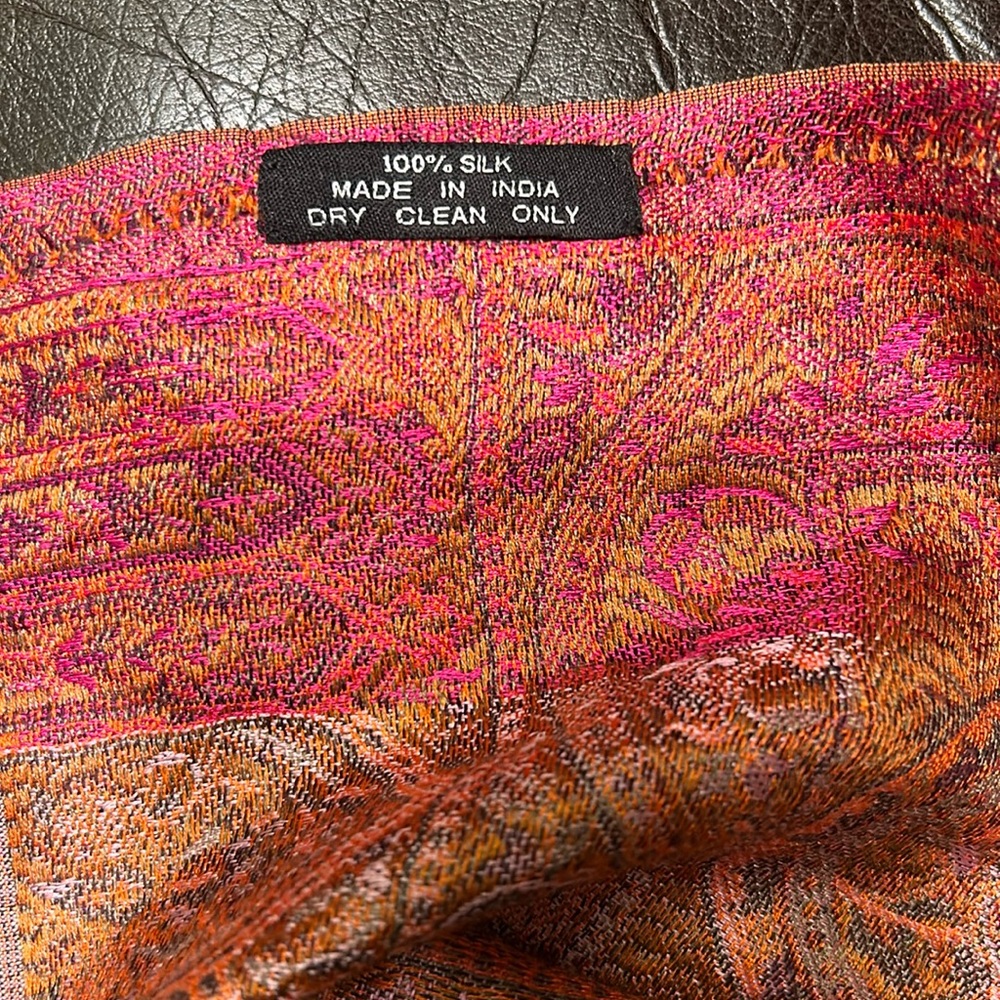 Kanni Antoinette 100% silk pashmina style scarf shawl gold / pink with fringes
